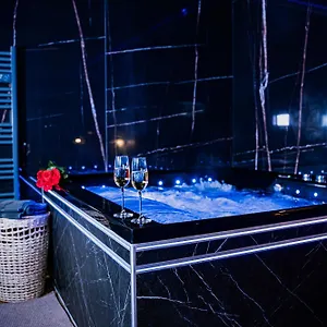 Appartement Romance & - Jacuzzi - Parking -, Menton